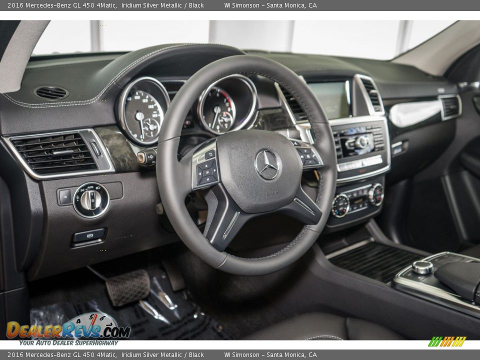 Dashboard of 2016 Mercedes-Benz GL 450 4Matic Photo #20