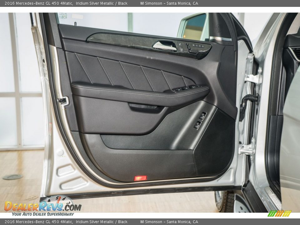 Door Panel of 2016 Mercedes-Benz GL 450 4Matic Photo #22