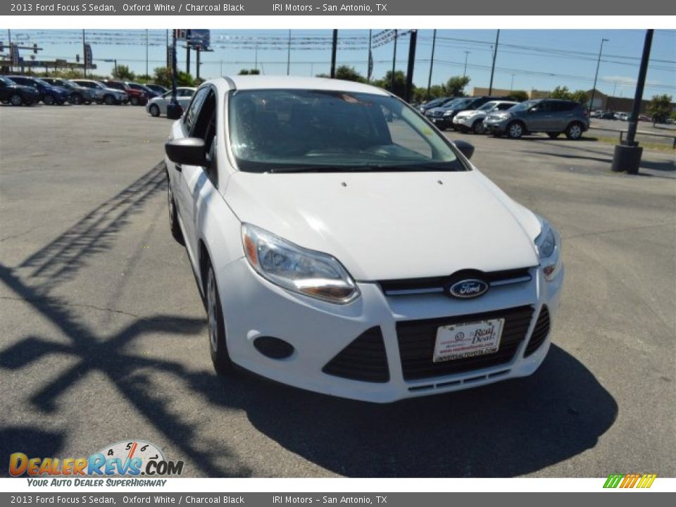 2013 Ford Focus S Sedan Oxford White / Charcoal Black Photo #2