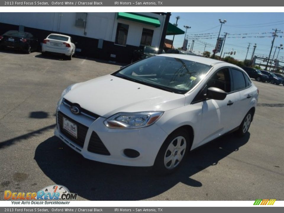 2013 Ford Focus S Sedan Oxford White / Charcoal Black Photo #5