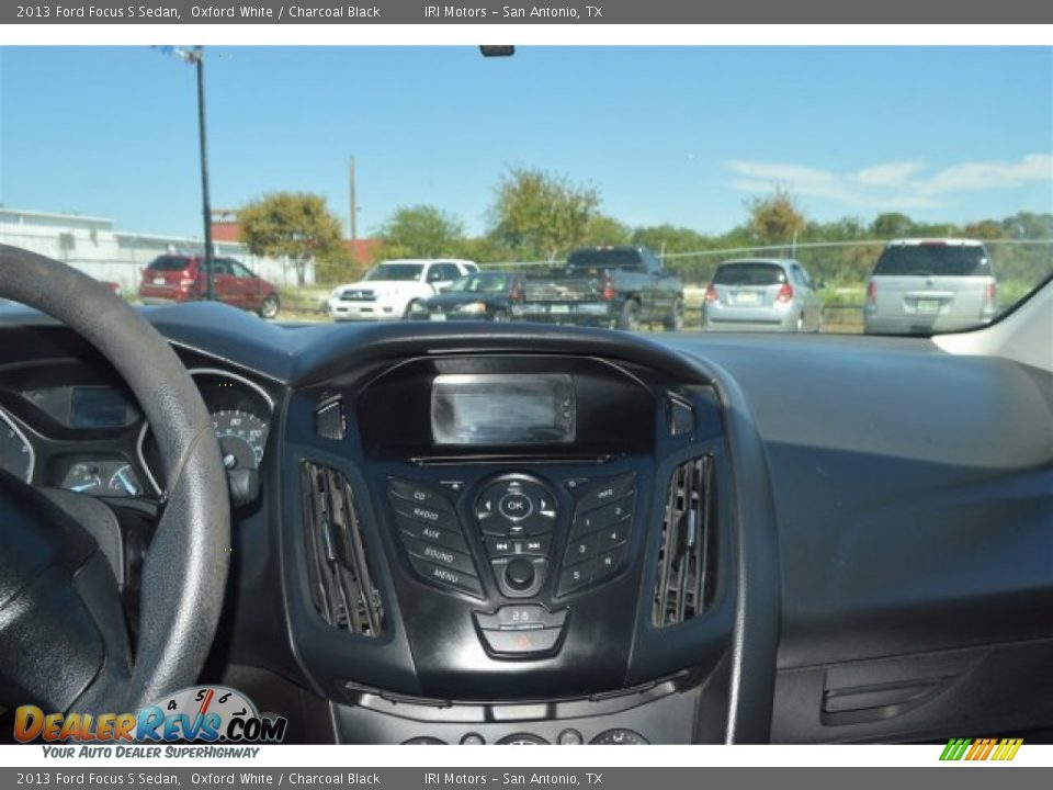 2013 Ford Focus S Sedan Oxford White / Charcoal Black Photo #14