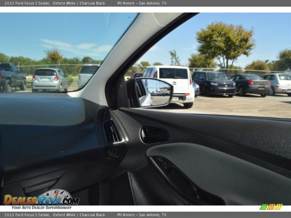 2013 Ford Focus S Sedan Oxford White / Charcoal Black Photo #15