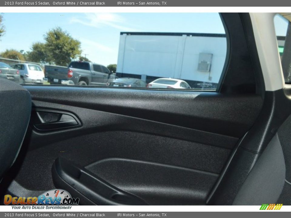 2013 Ford Focus S Sedan Oxford White / Charcoal Black Photo #16