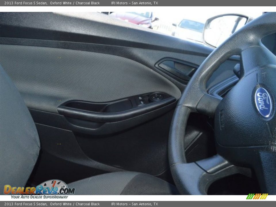 2013 Ford Focus S Sedan Oxford White / Charcoal Black Photo #20