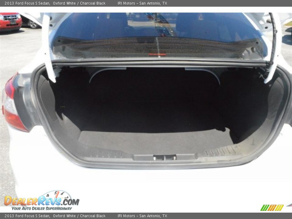 2013 Ford Focus S Sedan Oxford White / Charcoal Black Photo #25