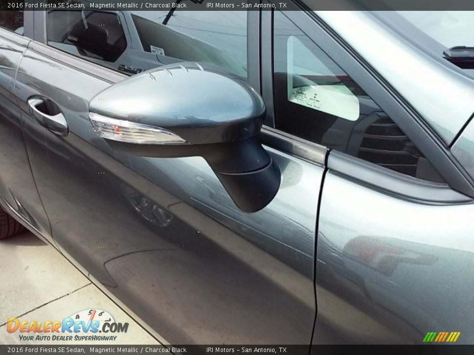 2016 Ford Fiesta SE Sedan Magnetic Metallic / Charcoal Black Photo #4