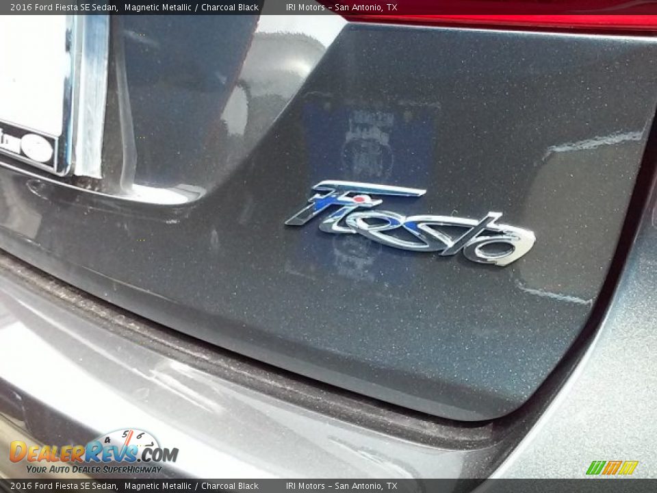 2016 Ford Fiesta SE Sedan Magnetic Metallic / Charcoal Black Photo #10