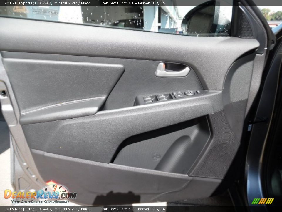 Door Panel of 2016 Kia Sportage EX AWD Photo #15