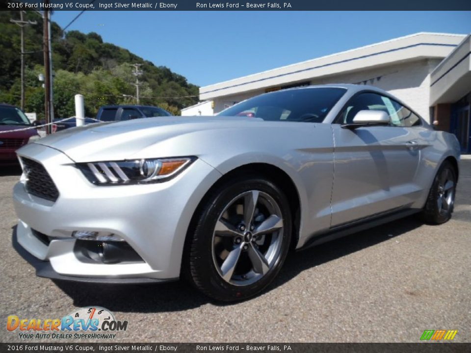 Front 3/4 View of 2016 Ford Mustang V6 Coupe Photo #7