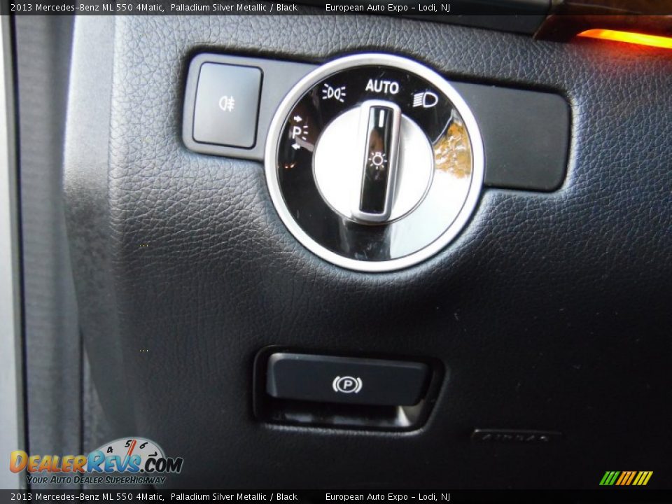 Controls of 2013 Mercedes-Benz ML 550 4Matic Photo #27