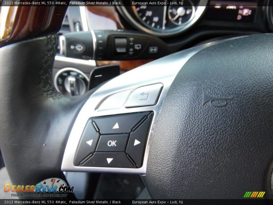 Controls of 2013 Mercedes-Benz ML 550 4Matic Photo #28