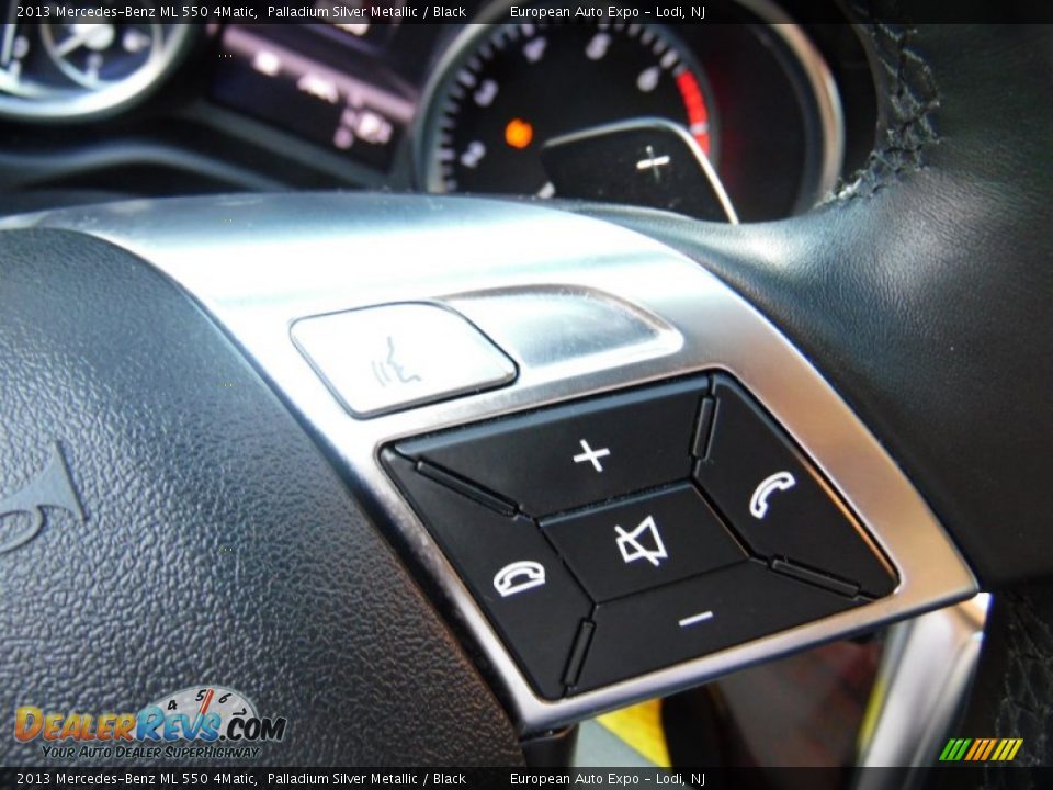 Controls of 2013 Mercedes-Benz ML 550 4Matic Photo #29