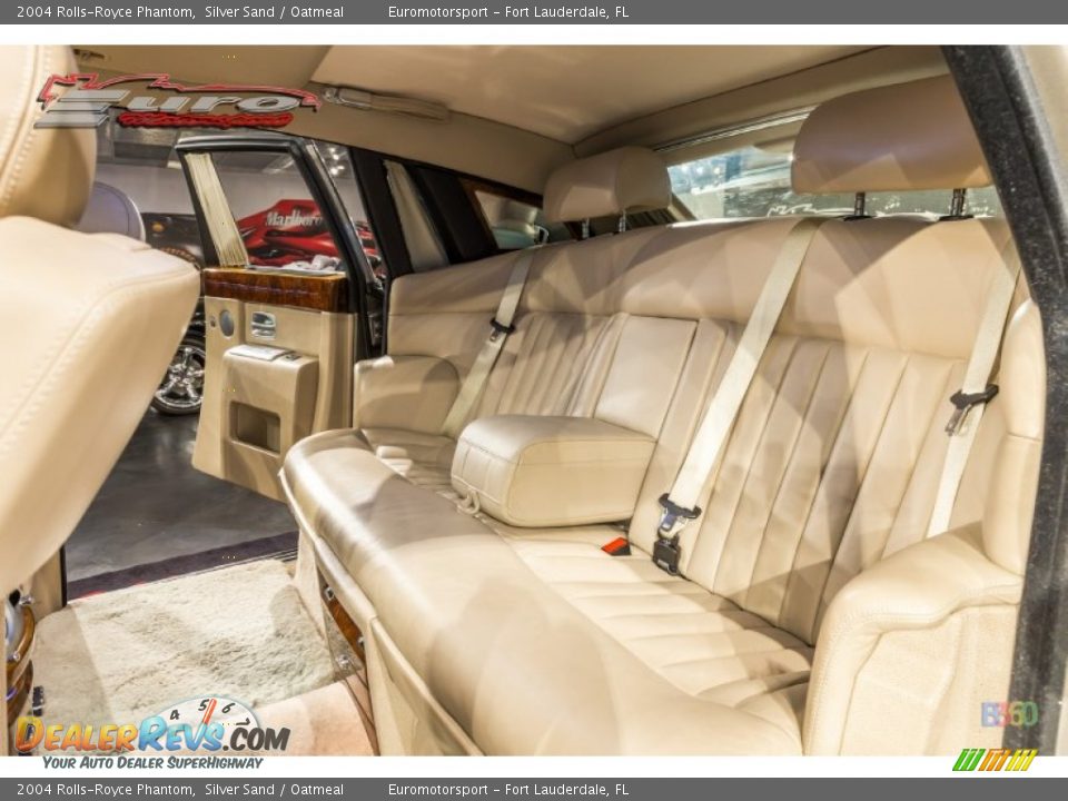 2004 Rolls-Royce Phantom Silver Sand / Oatmeal Photo #24