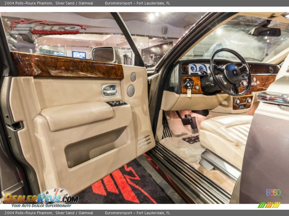 2004 Rolls-Royce Phantom Silver Sand / Oatmeal Photo #26