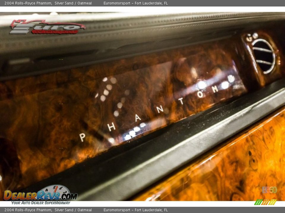 2004 Rolls-Royce Phantom Silver Sand / Oatmeal Photo #34