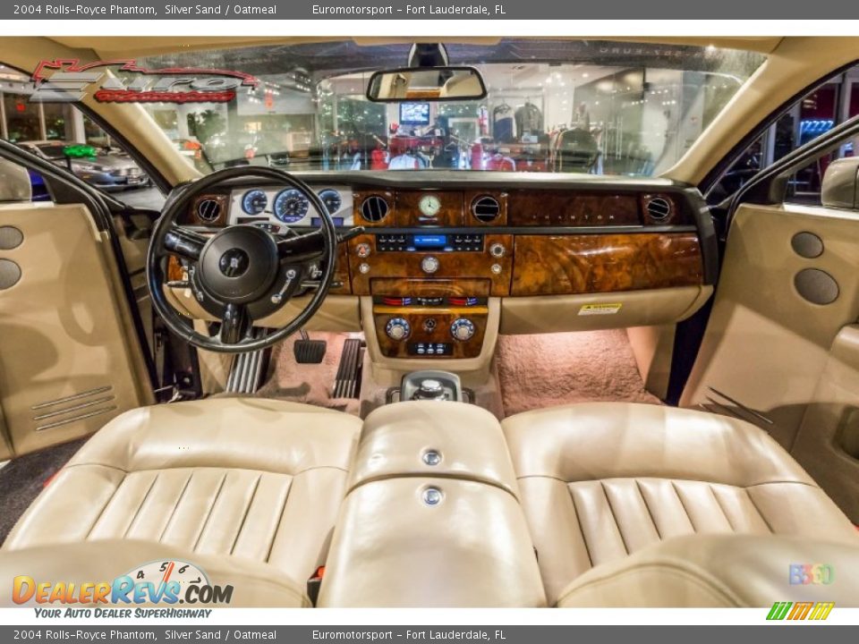 2004 Rolls-Royce Phantom Silver Sand / Oatmeal Photo #36
