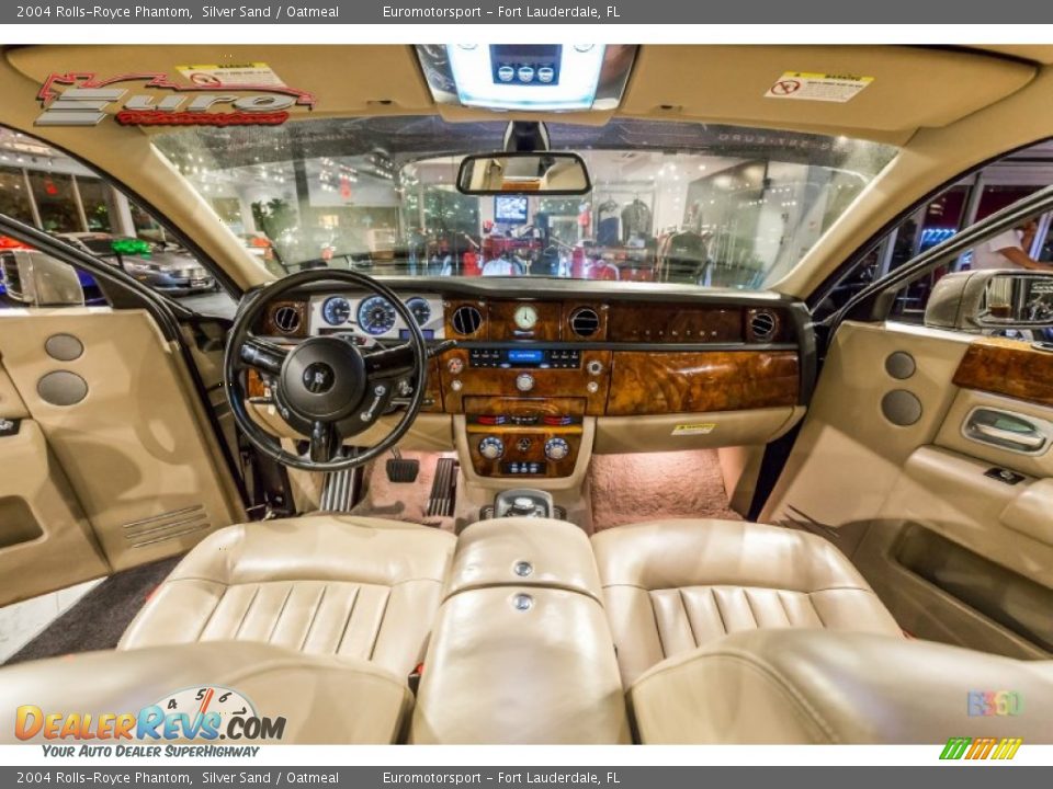 2004 Rolls-Royce Phantom Silver Sand / Oatmeal Photo #37