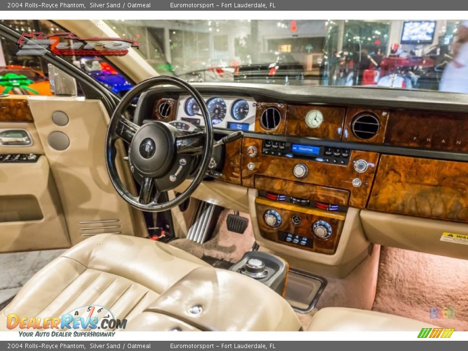 2004 Rolls-Royce Phantom Silver Sand / Oatmeal Photo #38
