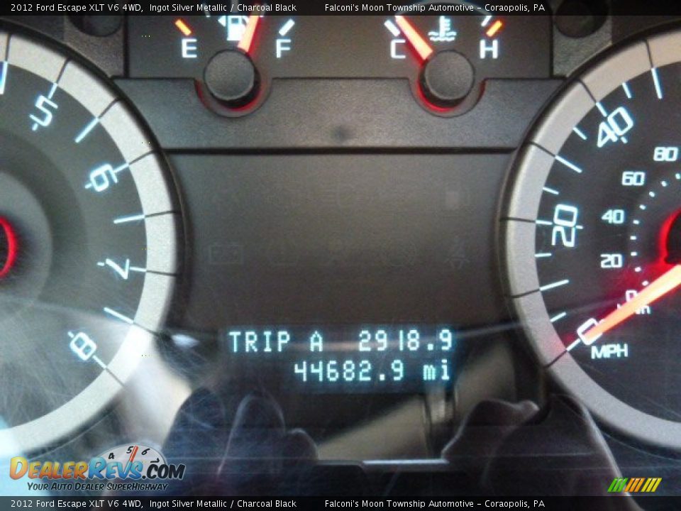 2012 Ford Escape XLT V6 4WD Ingot Silver Metallic / Charcoal Black Photo #25