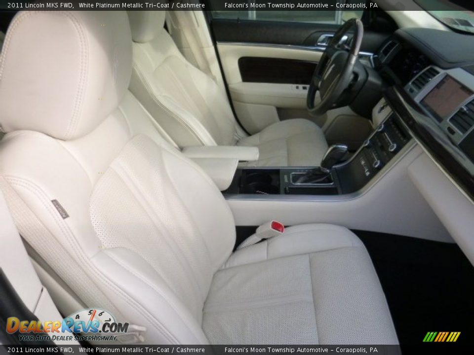 2011 Lincoln MKS FWD White Platinum Metallic Tri-Coat / Cashmere Photo #10