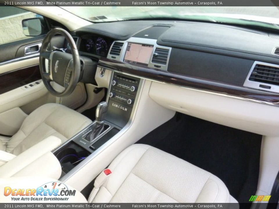 2011 Lincoln MKS FWD White Platinum Metallic Tri-Coat / Cashmere Photo #11