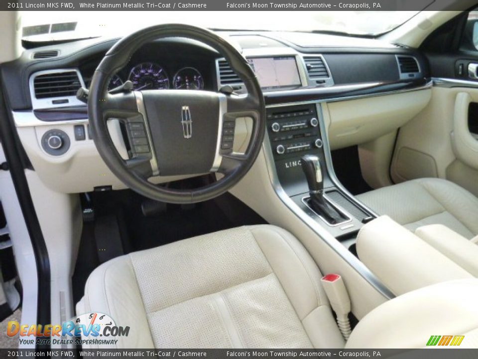 2011 Lincoln MKS FWD White Platinum Metallic Tri-Coat / Cashmere Photo #17