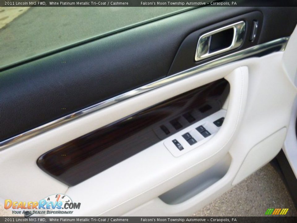 2011 Lincoln MKS FWD White Platinum Metallic Tri-Coat / Cashmere Photo #18