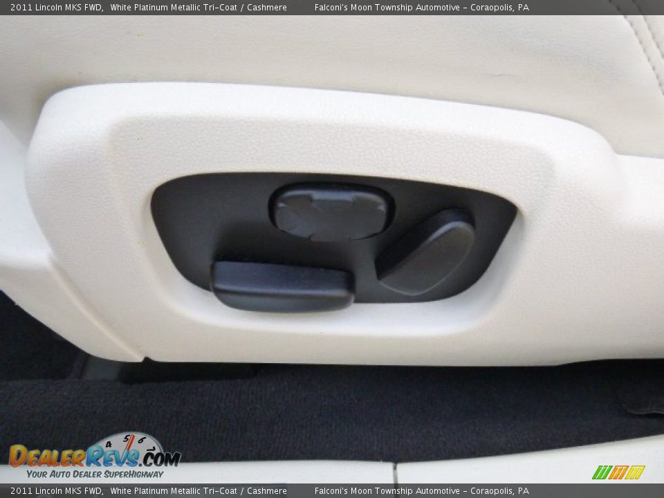 2011 Lincoln MKS FWD White Platinum Metallic Tri-Coat / Cashmere Photo #20