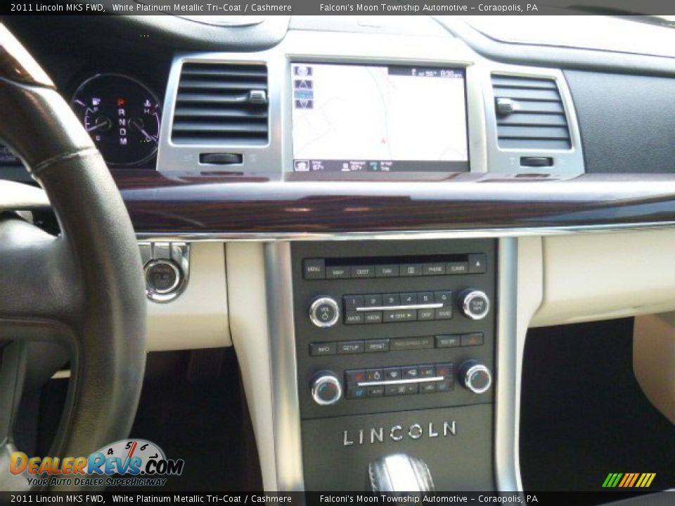 2011 Lincoln MKS FWD White Platinum Metallic Tri-Coat / Cashmere Photo #22