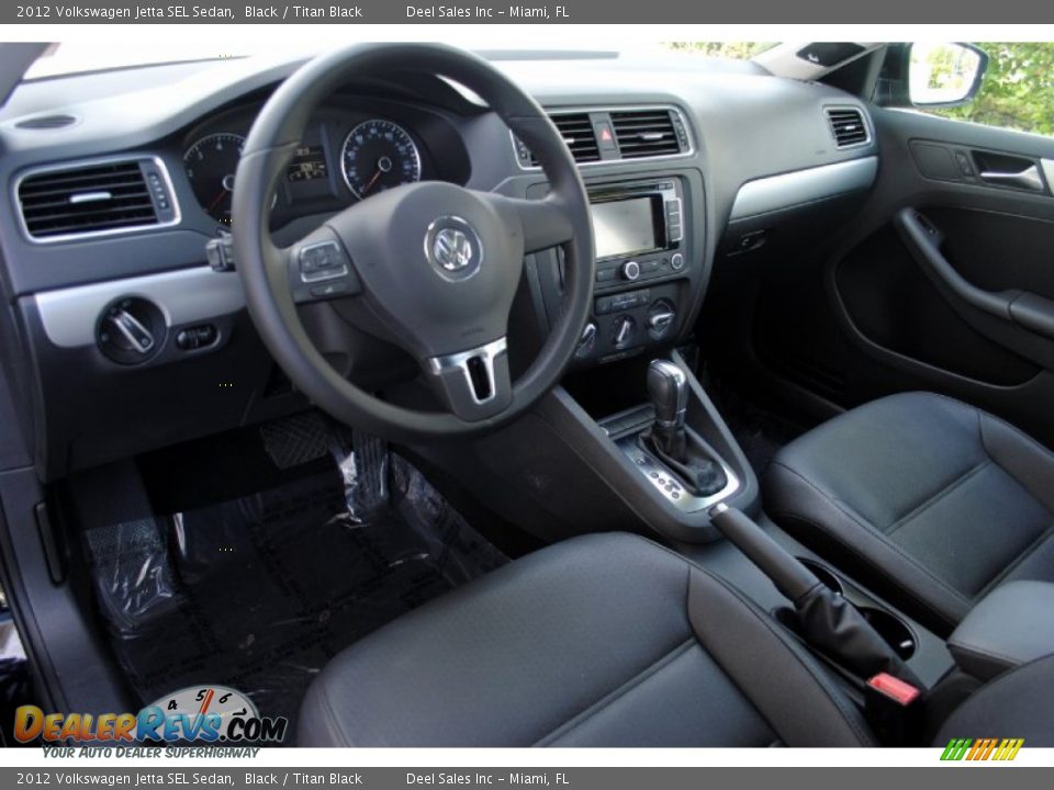 Titan Black Interior - 2012 Volkswagen Jetta SEL Sedan Photo #16