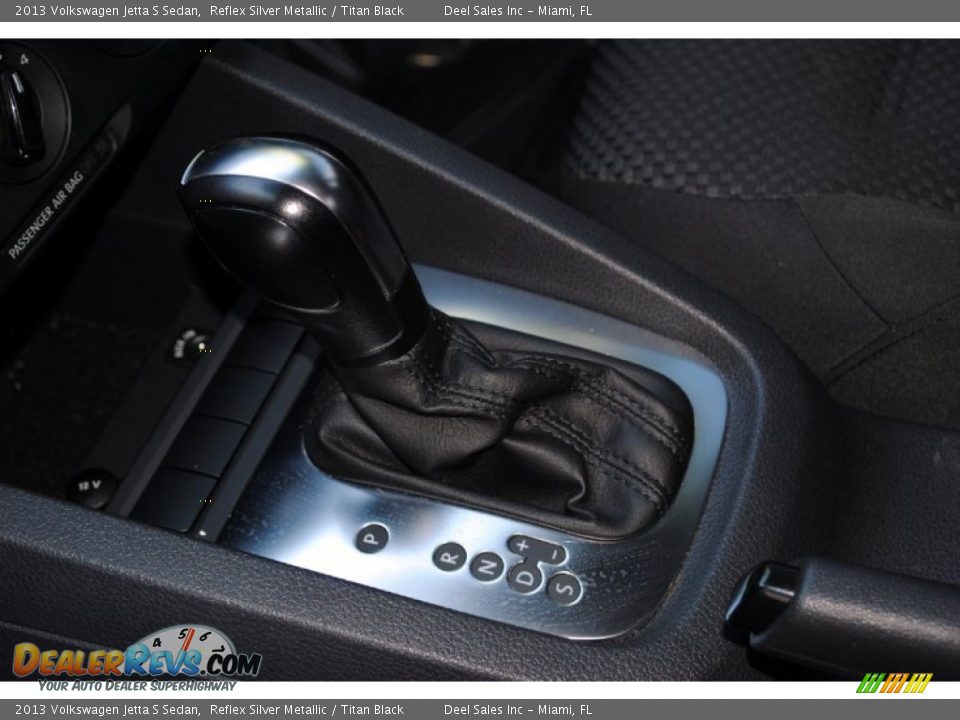 2013 Volkswagen Jetta S Sedan Reflex Silver Metallic / Titan Black Photo #16