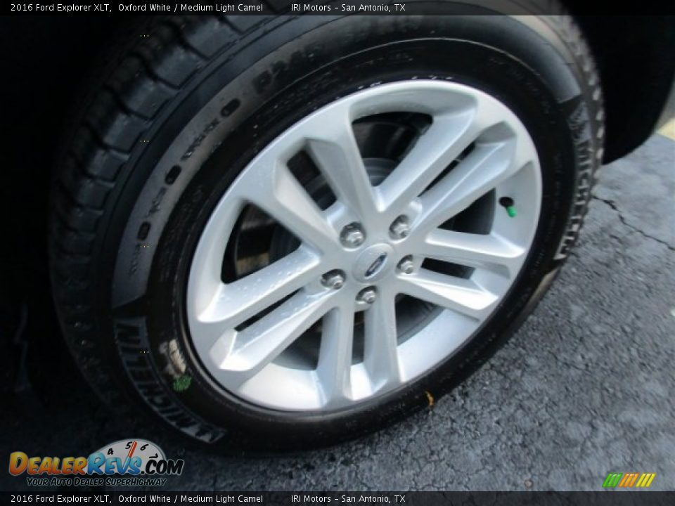 2016 Ford Explorer XLT Oxford White / Medium Light Camel Photo #3