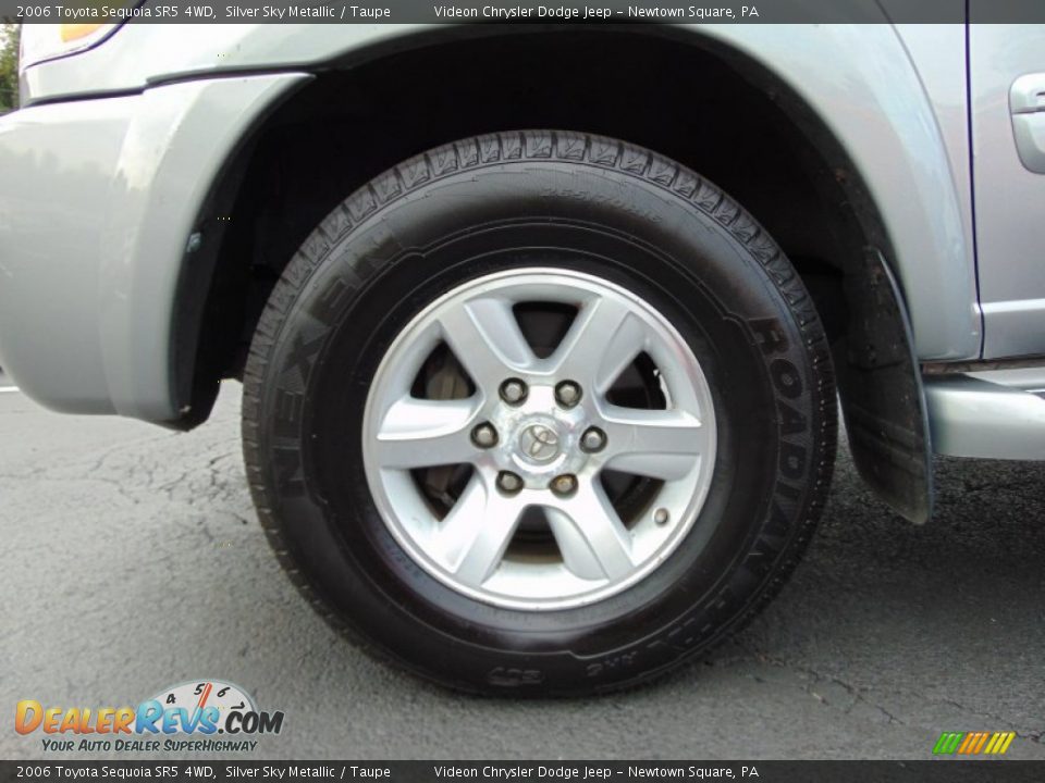 2006 Toyota Sequoia SR5 4WD Silver Sky Metallic / Taupe Photo #12