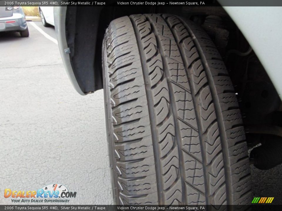 2006 Toyota Sequoia SR5 4WD Silver Sky Metallic / Taupe Photo #13