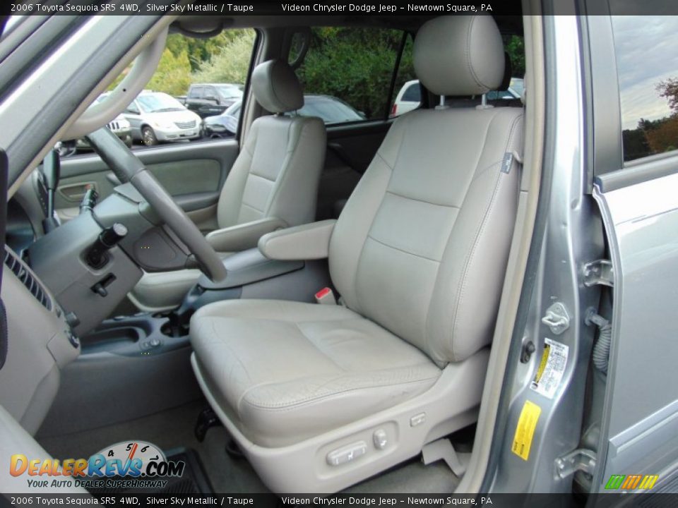 2006 Toyota Sequoia SR5 4WD Silver Sky Metallic / Taupe Photo #16