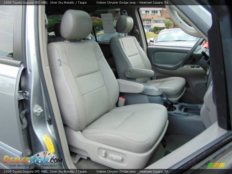 2006 Toyota Sequoia SR5 4WD Silver Sky Metallic / Taupe Photo #20