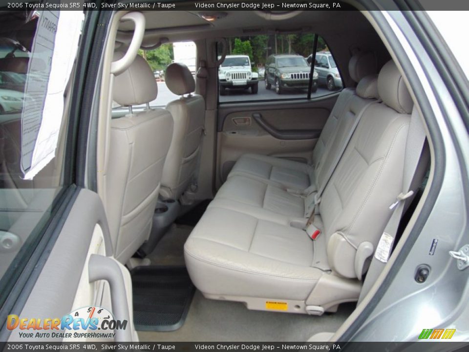 2006 Toyota Sequoia SR5 4WD Silver Sky Metallic / Taupe Photo #21