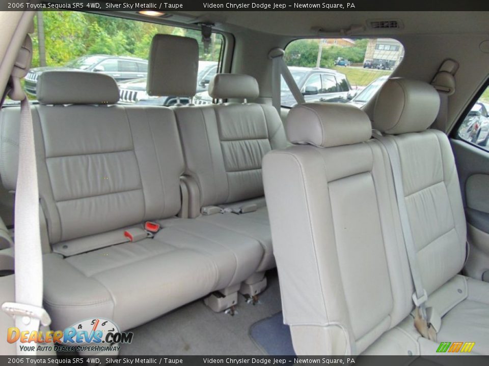 Rear Seat of 2006 Toyota Sequoia SR5 4WD Photo #24