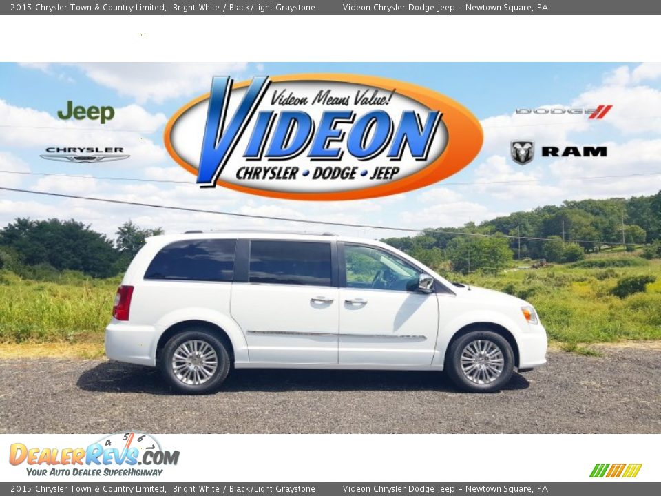 2015 Chrysler Town & Country Limited Bright White / Black/Light Graystone Photo #1