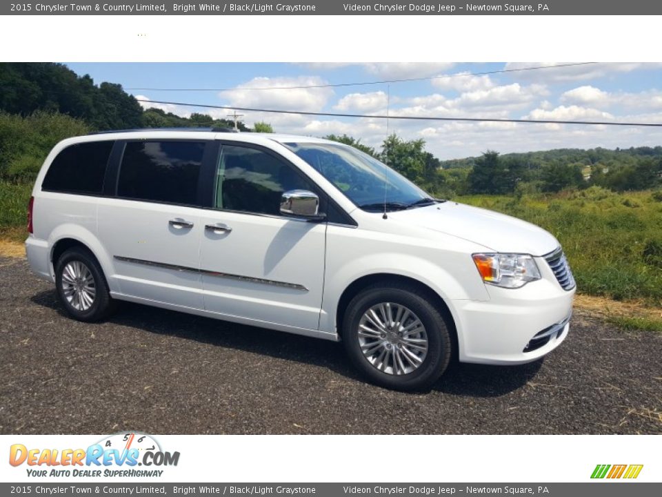 2015 Chrysler Town & Country Limited Bright White / Black/Light Graystone Photo #2