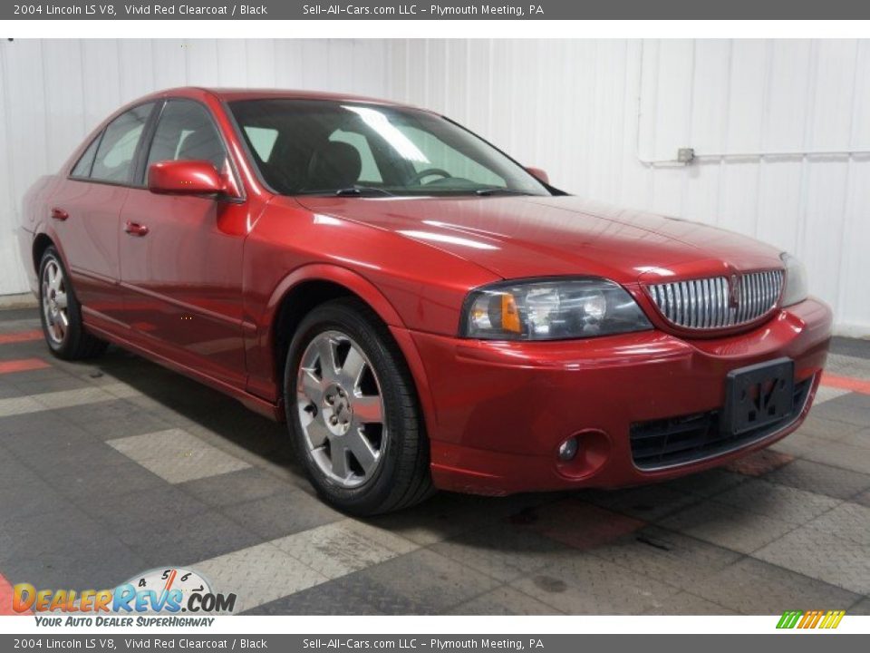 Front 3/4 View of 2004 Lincoln LS V8 Photo #5