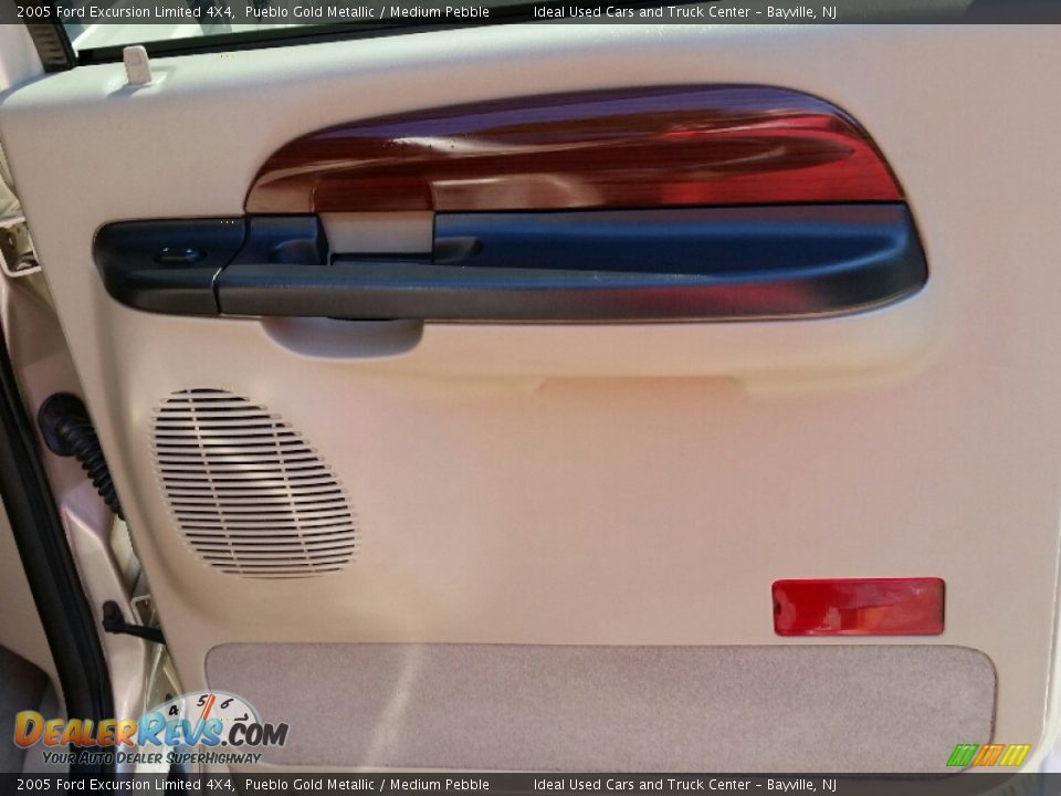 2005 Ford Excursion Limited 4X4 Pueblo Gold Metallic / Medium Pebble Photo #20