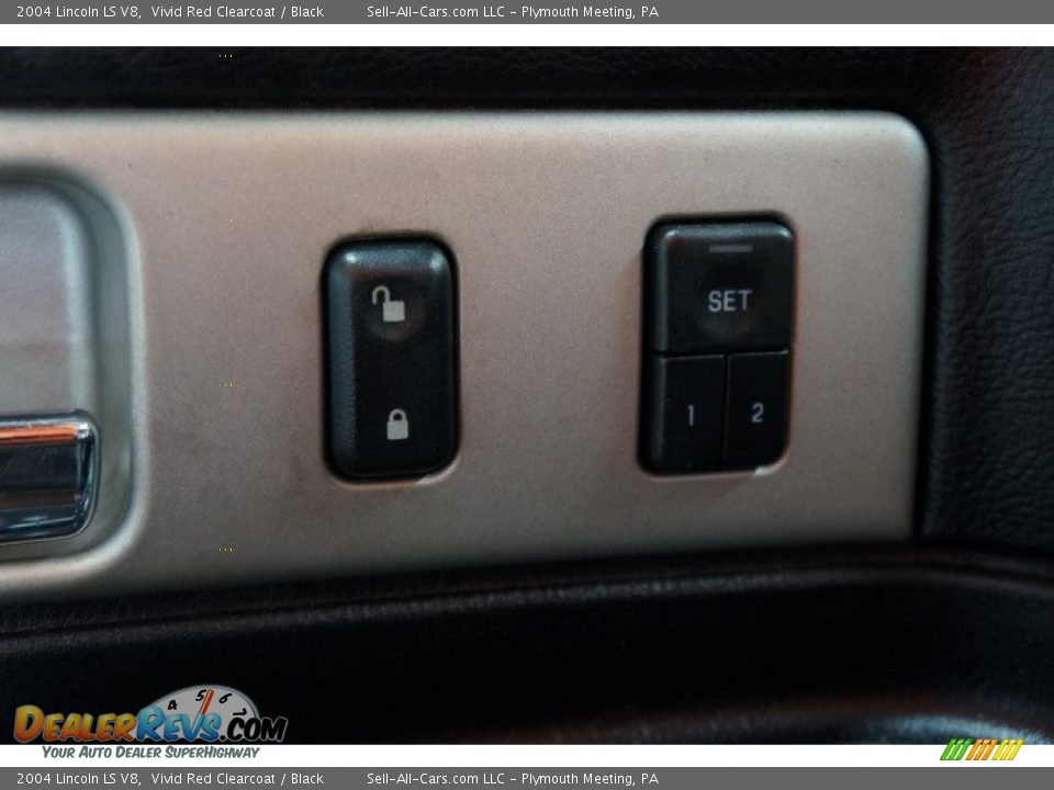 2004 Lincoln LS V8 Vivid Red Clearcoat / Black Photo #13