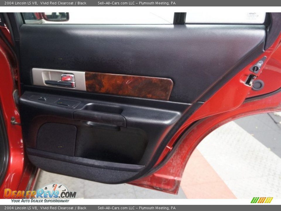 2004 Lincoln LS V8 Vivid Red Clearcoat / Black Photo #17