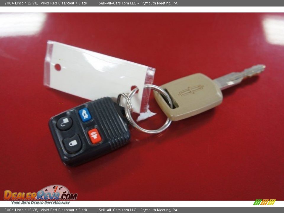 2004 Lincoln LS V8 Vivid Red Clearcoat / Black Photo #32