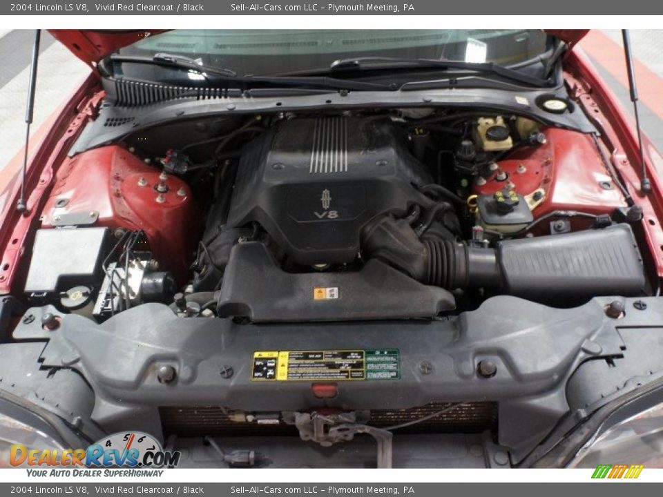 2004 Lincoln LS V8 Vivid Red Clearcoat / Black Photo #33