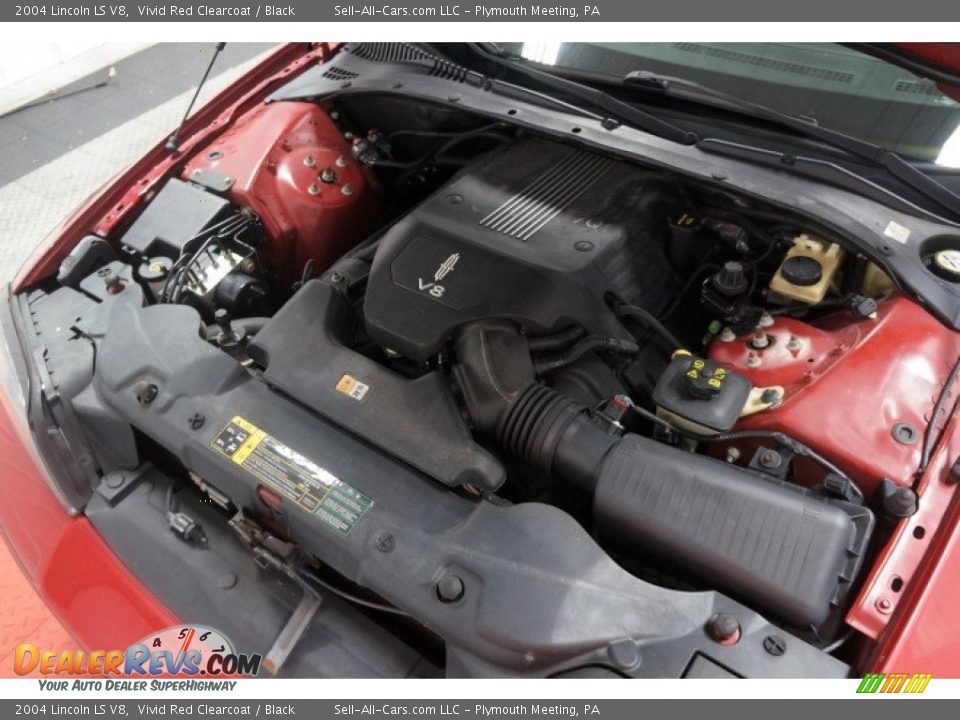 2004 Lincoln LS V8 Vivid Red Clearcoat / Black Photo #36