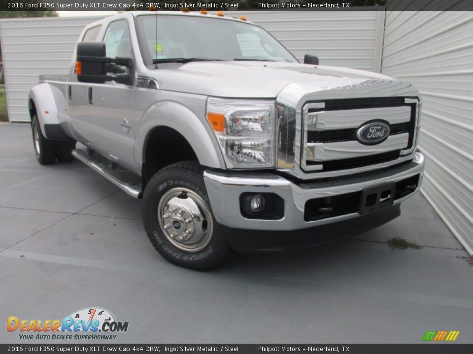Front 3/4 View of 2016 Ford F350 Super Duty XLT Crew Cab 4x4 DRW Photo #1