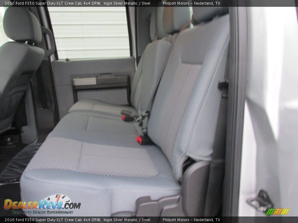Rear Seat of 2016 Ford F350 Super Duty XLT Crew Cab 4x4 DRW Photo #21