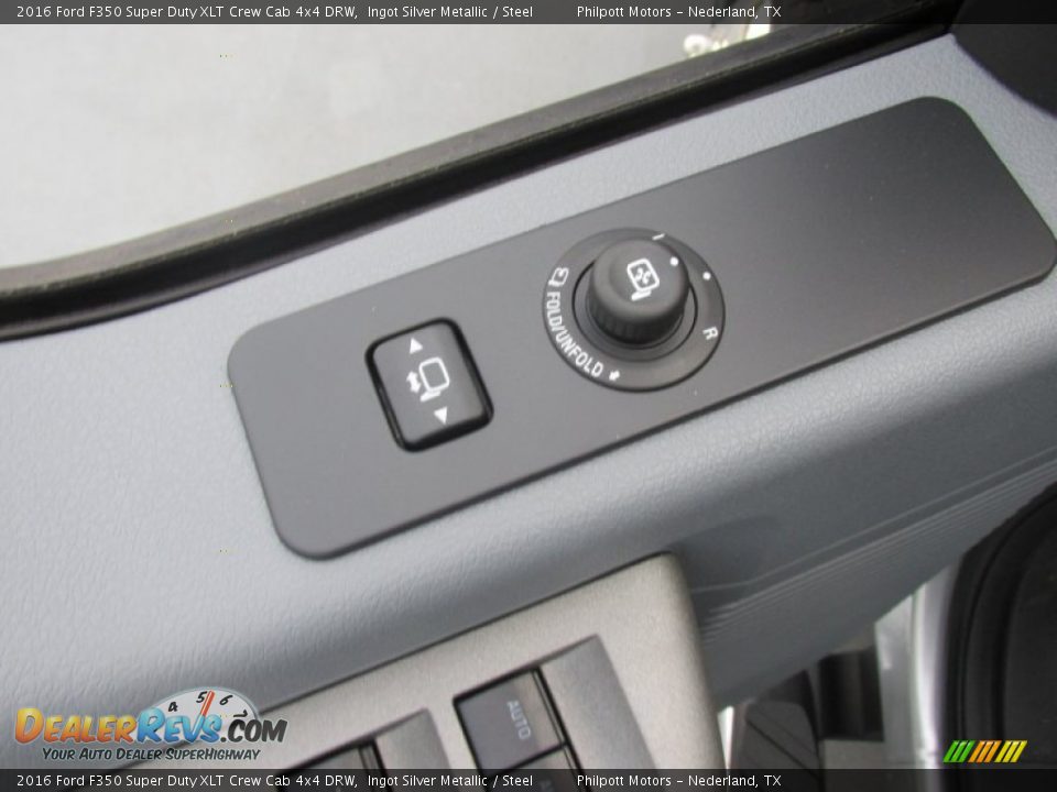 Controls of 2016 Ford F350 Super Duty XLT Crew Cab 4x4 DRW Photo #23